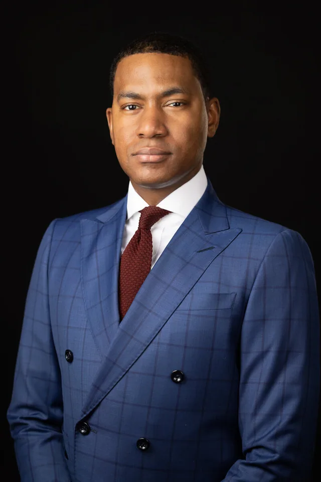 company headshots profiles black backdrop consistent photos headshotdc dc headshots moshe zusman-8.JPG